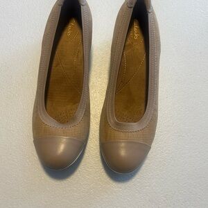 Clarks Women's Brown Mesh Flats